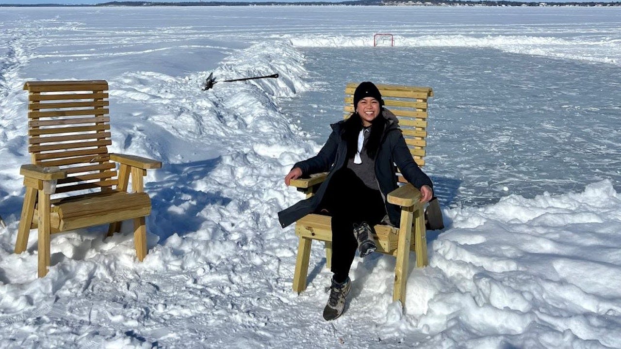 Furore collega Laila op een bevroren meer in Wisconsin